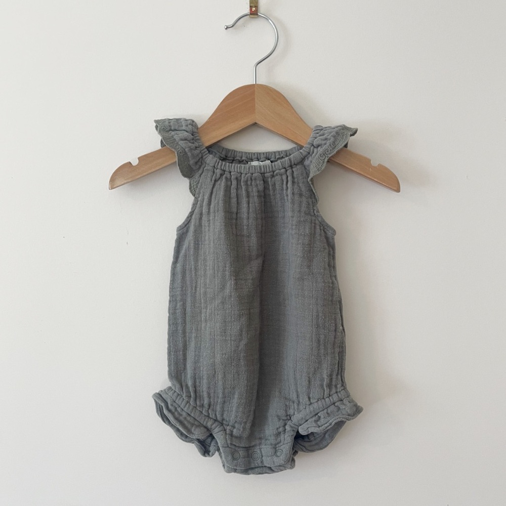 JAMIE KAY Neutral Olive Organic Cotton Muslin Ruffle Bubble